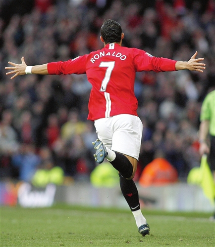 赫在场上的 赫在场上的